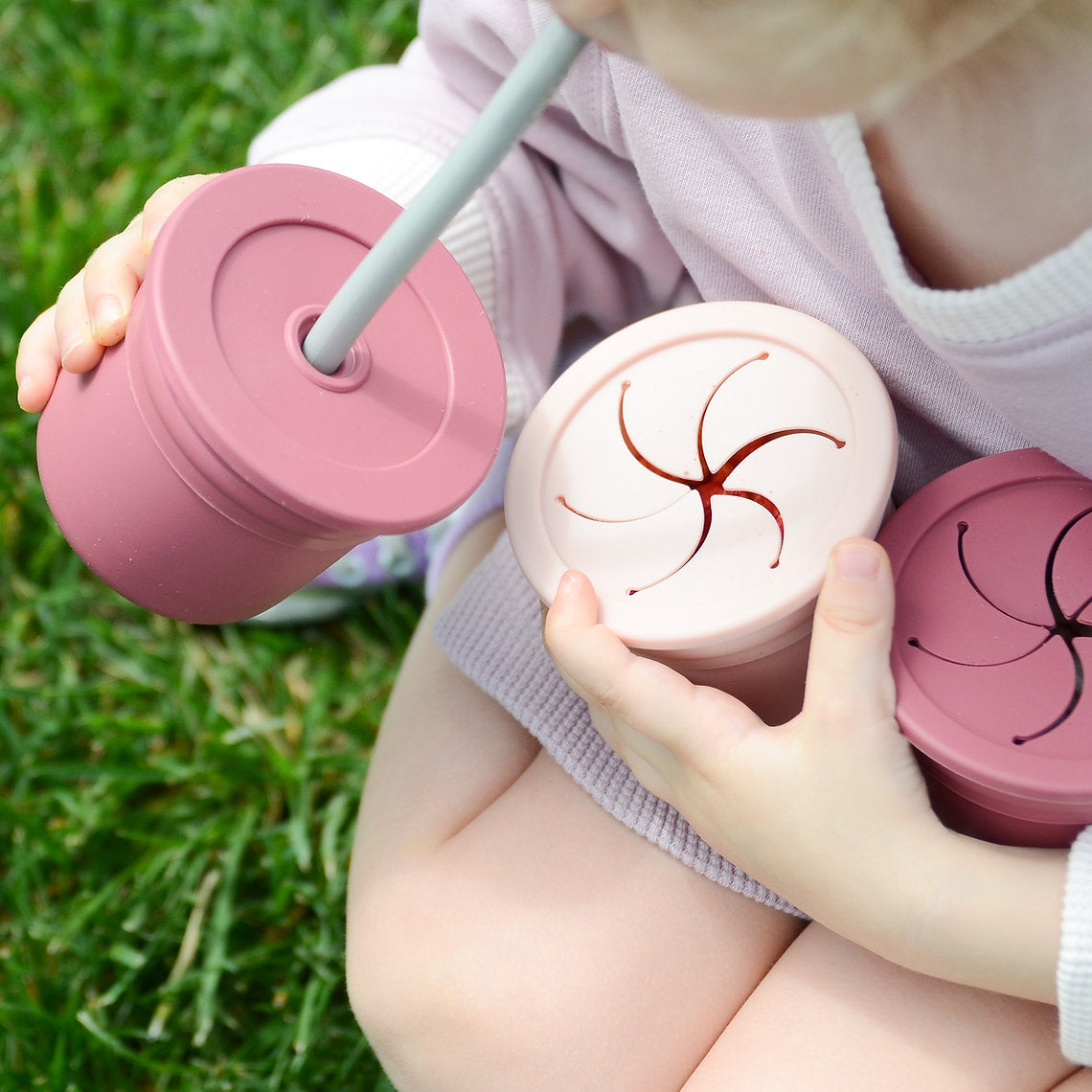 Minikoioi Sip + Snack Silicone Snack Cup With 2 Lids